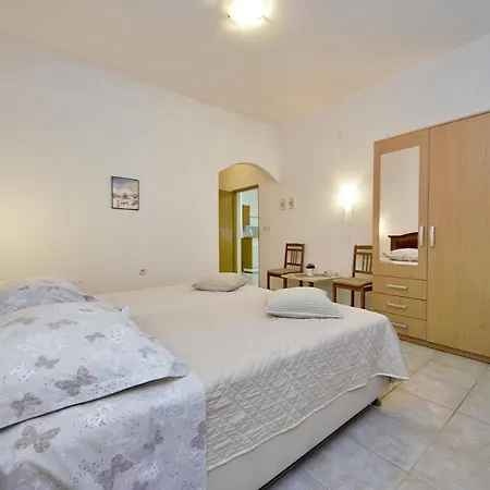 Vesna Villa *